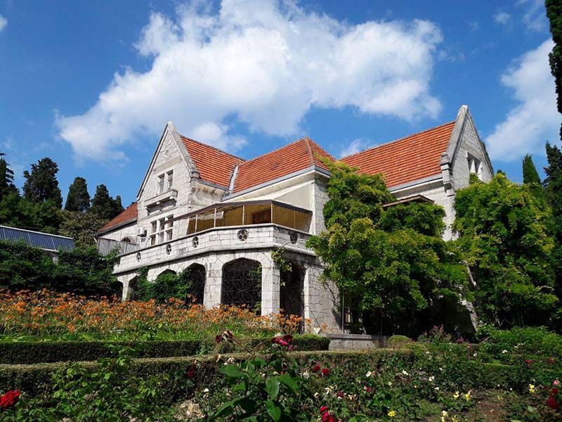 дворцы крыма харакс